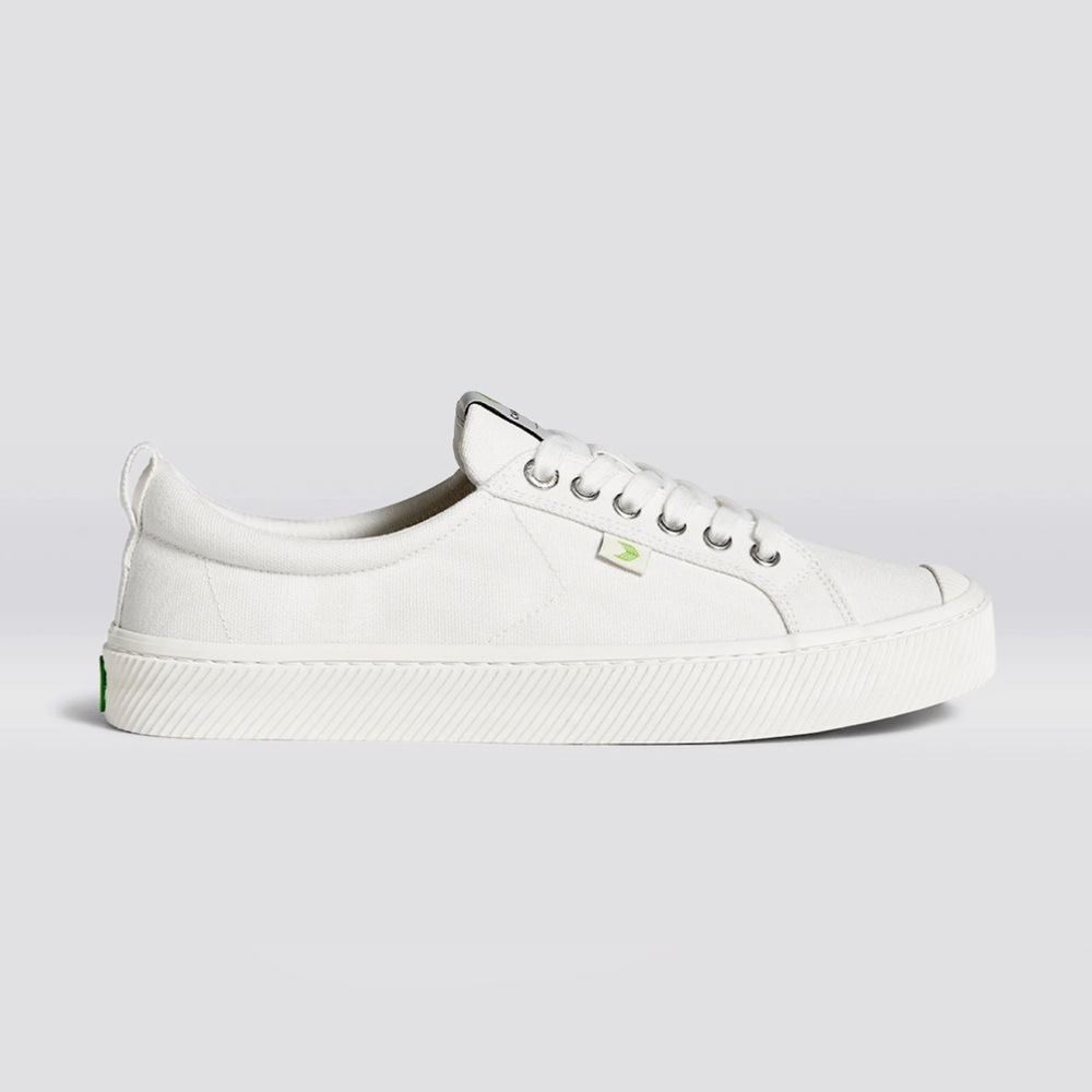 Cariuma Off-White Canvas OCA LOW, barely worn,